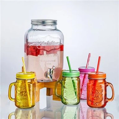Nieuwe drankdispenser met kopjes